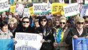 Más de mil ucranianos se manifiestan en Madrid contra el presidente Yanukóvich