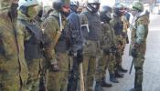 Grupos opositores se enfrentan entre sí en Kiev