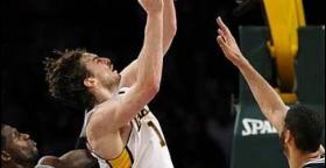 Los Lakers pierden pese a Gasol