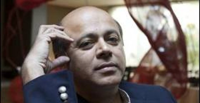 Abraham Verghese: "La medicina occidental cura pero no sana"