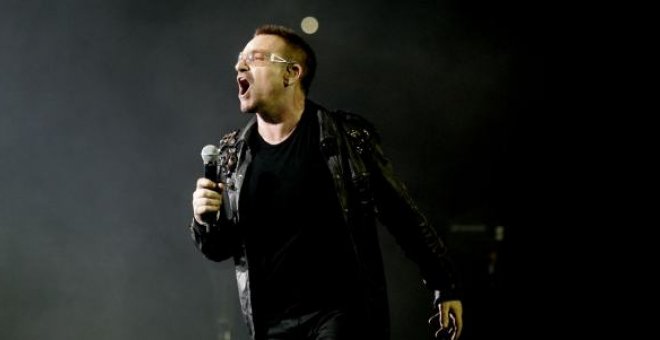 Bono, operado de urgencia en la espalda