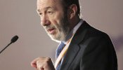 Rubalcaba critica la irresponsabilidad del PP ante la crisis