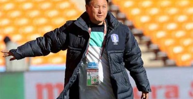 El seleccionador surcoreano, un viejo conocido de Maradona