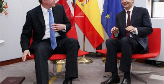 Zapatero aconseja a Cameron acometer reformas "cuanto antes"