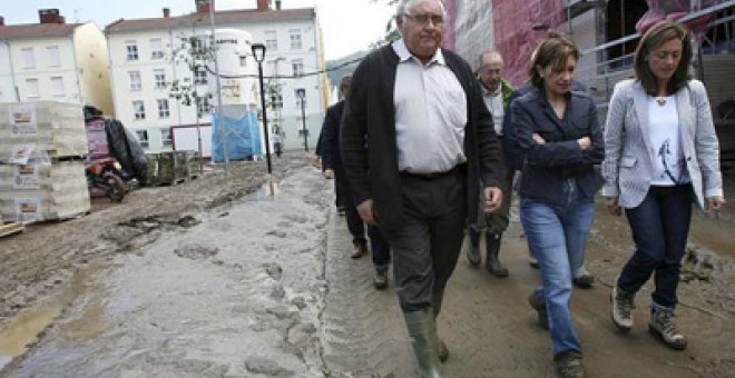 Espinosa anuncia ayudas para Asturias tras las inundaciones
