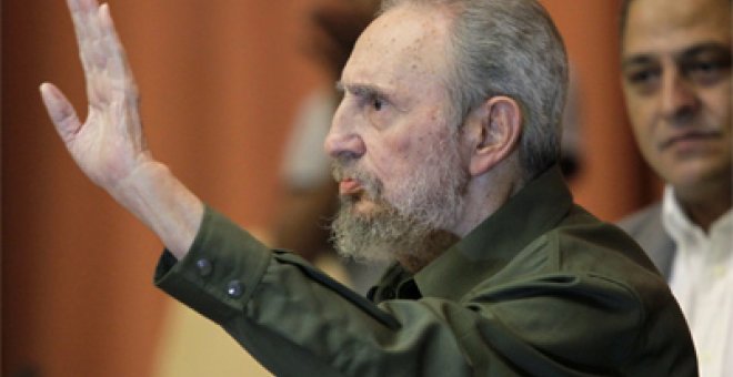 Fidel Castro reaparece en un acto político cuatro años después