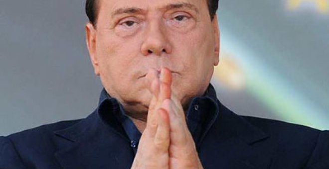 El avión de Berlusconi aterriza de emergencia en Milán