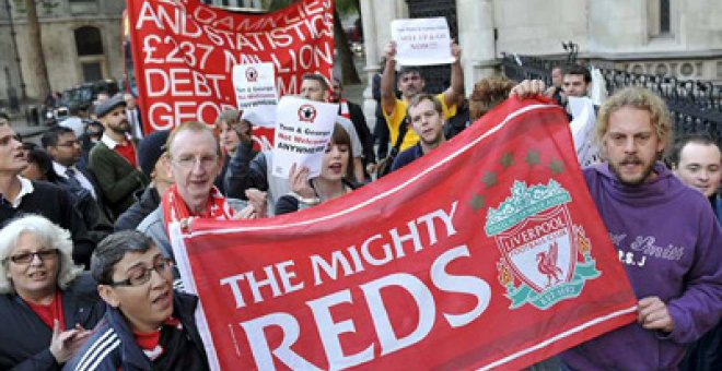 El juez permite la venta del Liverpool sin contar con sus dueños