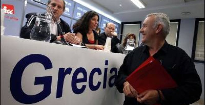 IU se plantea si debe volver a pactar gobiernos con el PSOE