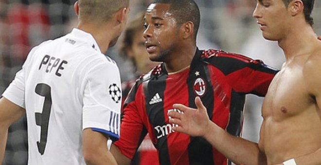 Robinho recibe la ira blanca