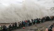 El temporal arrasa la costa norte y deja dos muertos