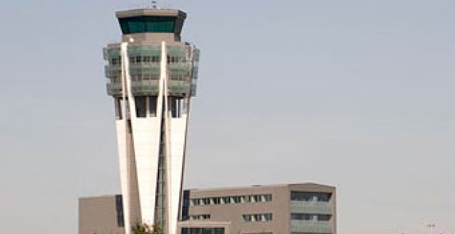 La falta de controladores paraliza el Aeropuerto de Santiago