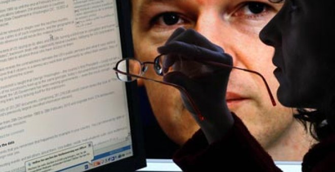 Assange informa a la policía de su paradero