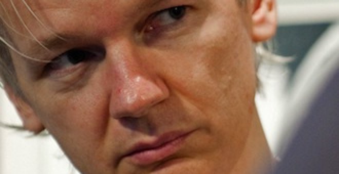 EEUU trata de inventar la manera de juzgar a Assange