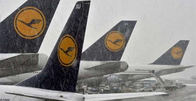 Continúan los retrasos y cancelaciones aéreas en Europa