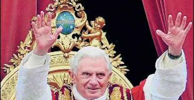 Benedicto XVI pide defender a los cristianos