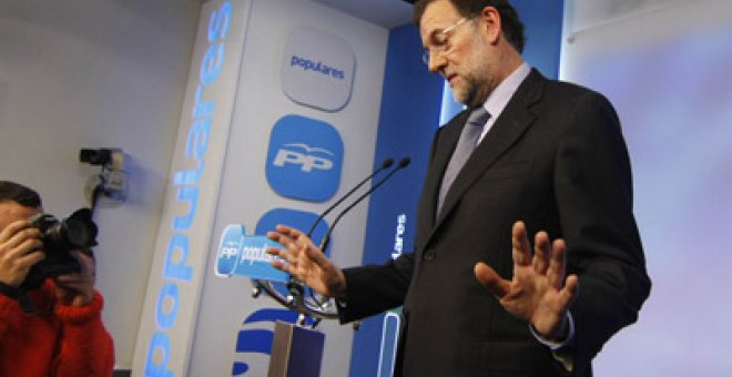 Rajoy pide perdón a Chacón pero exige "sensibilidad" a Blanco