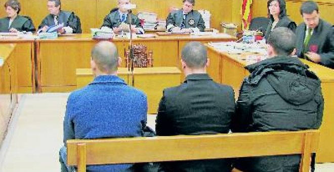 Tres anys de presó per a dos mossos per agredir un jove