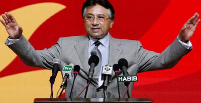 Musharraf, en busca y captura por la muerte de Bhutto