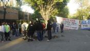 Un grupo de piqueteros bloquea la salida de Clarín durante 12 horas