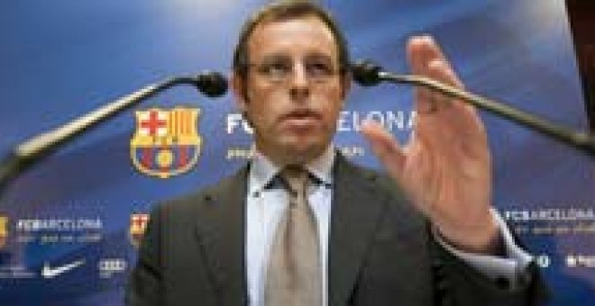 Rosell se queda en la amenaza