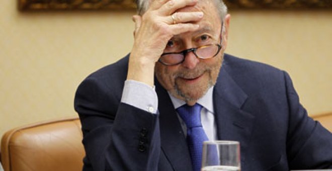 Oliart abre otro frente al Gobierno de Zapatero