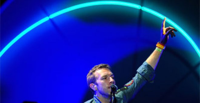 Coldplay tiñe de color la noche de Bilbao