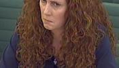 La Policía analiza un portátil hallado cerca de la casa de Rebekah Brooks