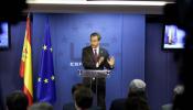Zapatero acepta implicar a la banca y dice que España no pedirá créditos