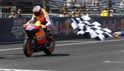 Casey Stoner sigue su paseo