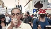 Los indignados marchan desde la sede del PSOE hasta la del PP