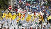Miles de sindicalistas se manifiestan contra las políticas neoliberales