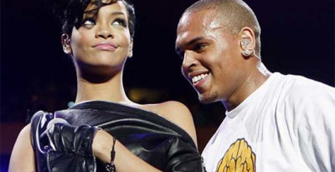 Rihanna se casa con Brown después de la paliza