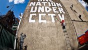 Londres tapa una obra del famoso grafitero Banksy