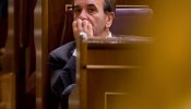 El PSOE busca socios para superar su soledad parlamentaria