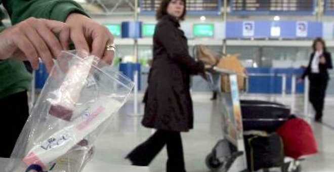 Los líquidos en el equipaje de mano estarán pemitidos en 2013