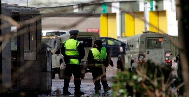 La policía busca una bomba del IRA en Irlanda del Norte