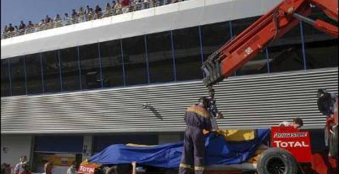 Alonso sufre un accidente leve en Jerez