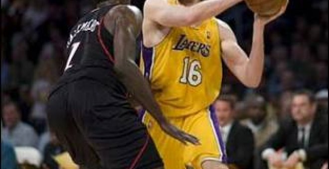 Derrota de los Lakers en la bocina