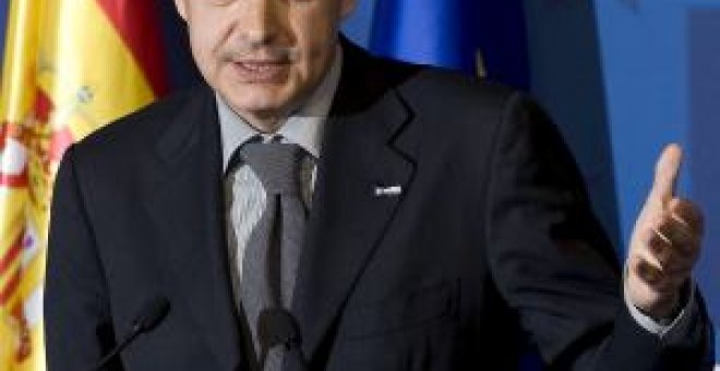 Zapatero defiende las formas utilizadas para anunciar la salida de Kosovo