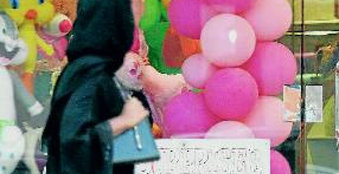 Un tribunal saudí congela la boda de una niña de 8 años