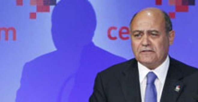 El presidente de la CEOE afirma que Aguirre "es cojonuda" y critica a Zapatero