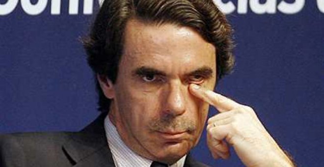 Aznar culpa a Zapatero de crear "menos España"