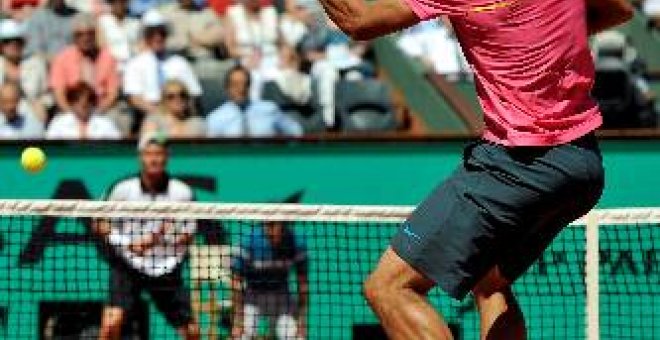 Nadal se pasea ante Hewitt y sella su billete a octavos de final