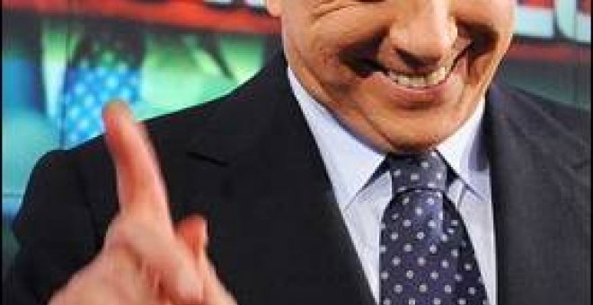Berlusconi justifica su bacanal aérea