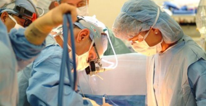 Trasplantan un riñón por laparoscopia por primera vez