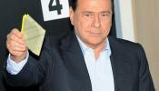 Berlusconi: "Espérame en la cama grande"