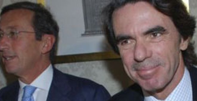 Aznar asegura que las subidas de impuestos sólo "consiguen más paro y más recesión"