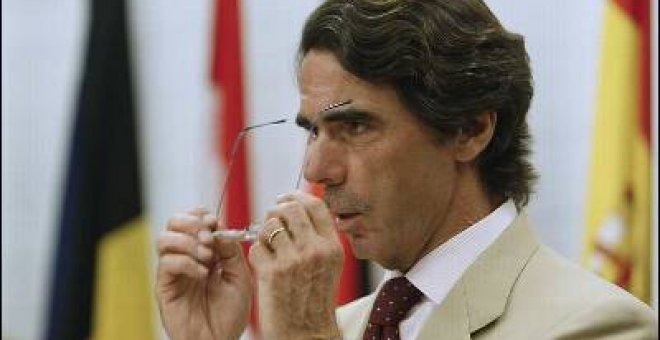 El partido de Sarkozy cree que Aznar es el referente de la derecha
