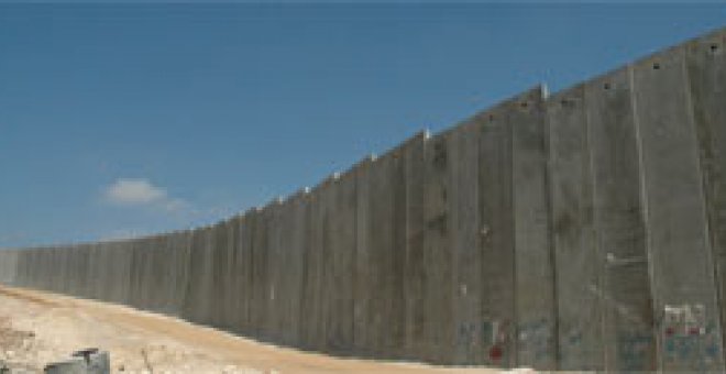 Cinco años de un muro ilegal